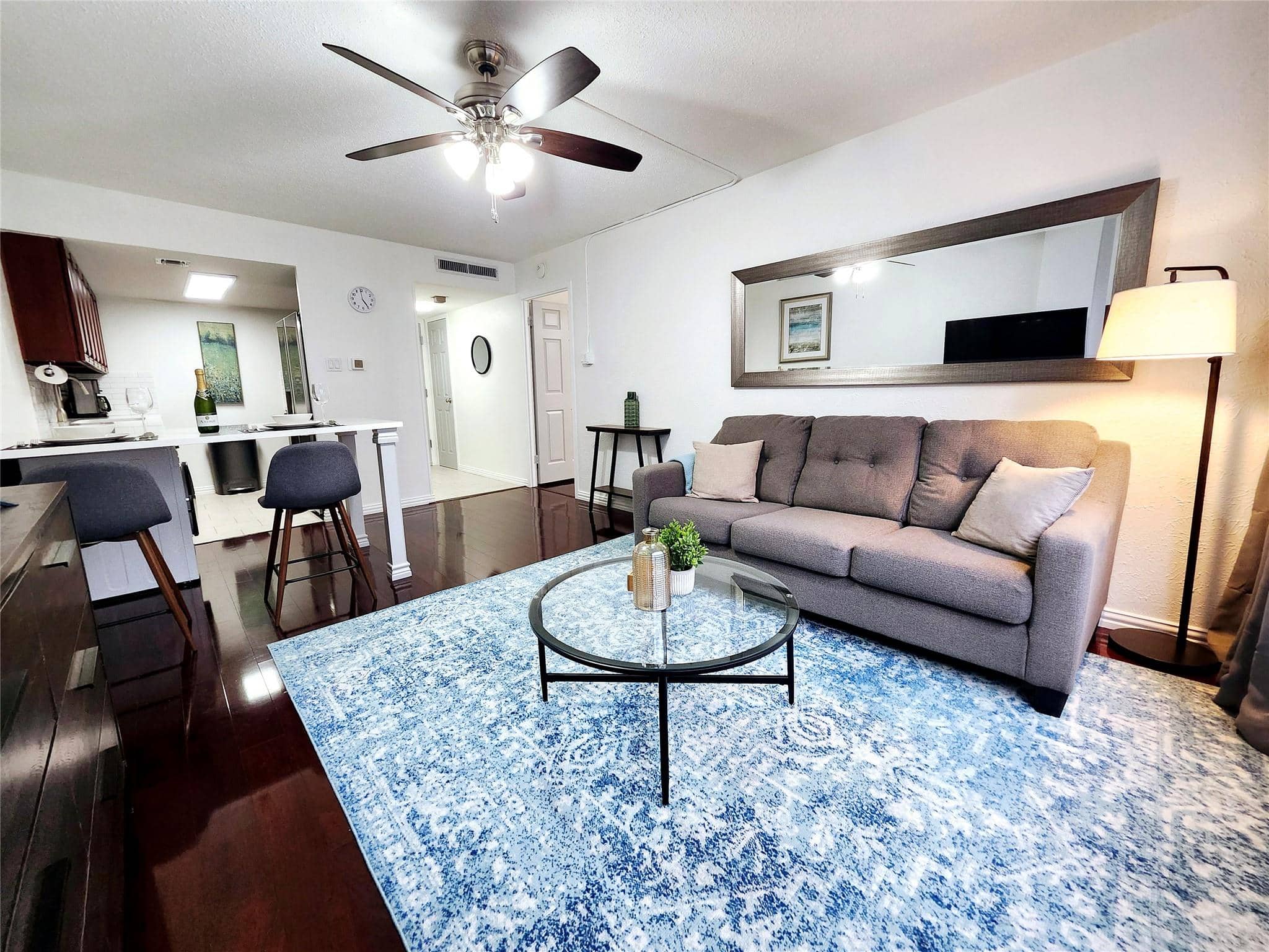 1800 Lavaca #102, Austin 78701