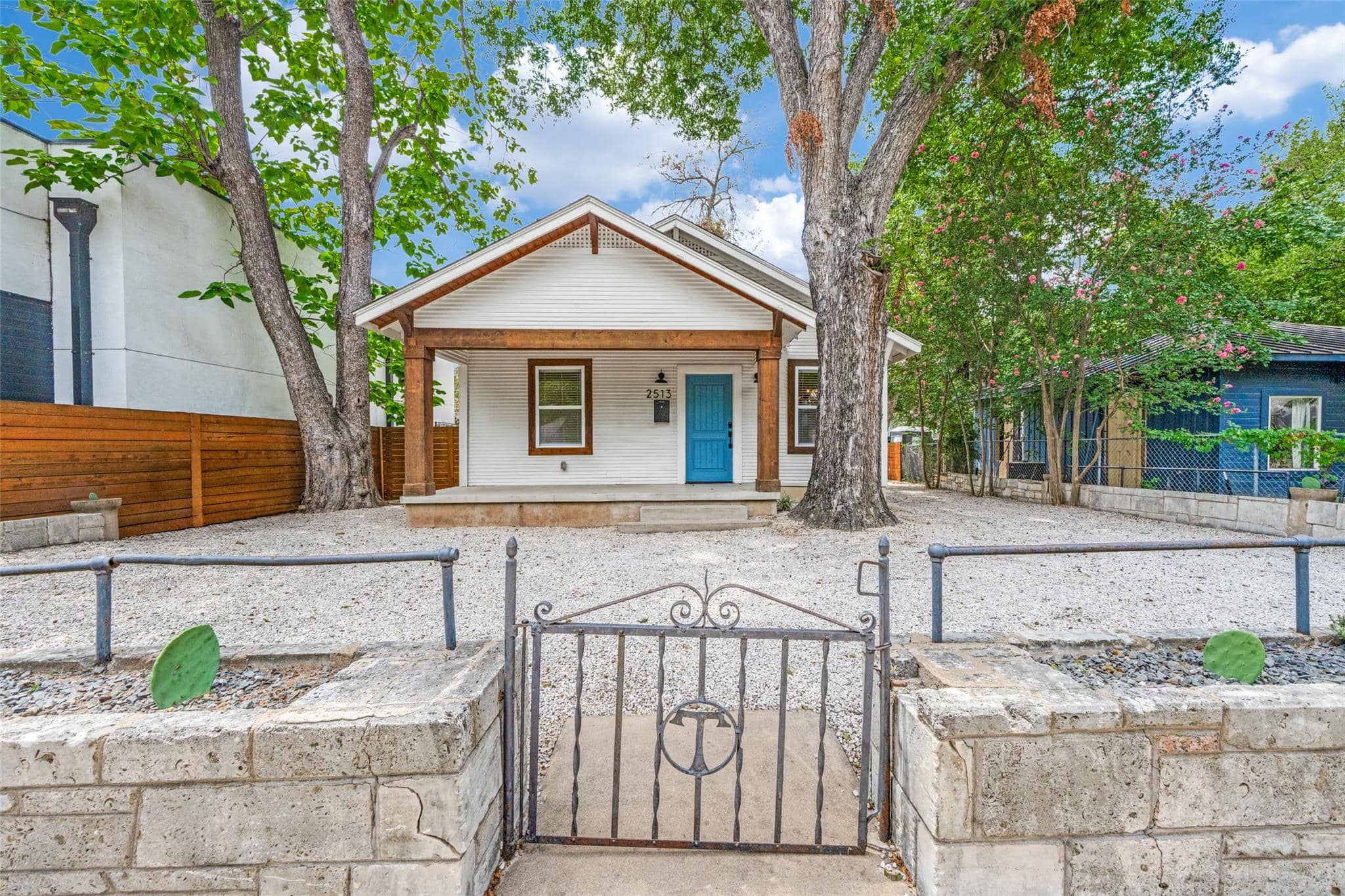 2513 Cesar Chavez, Austin 78702