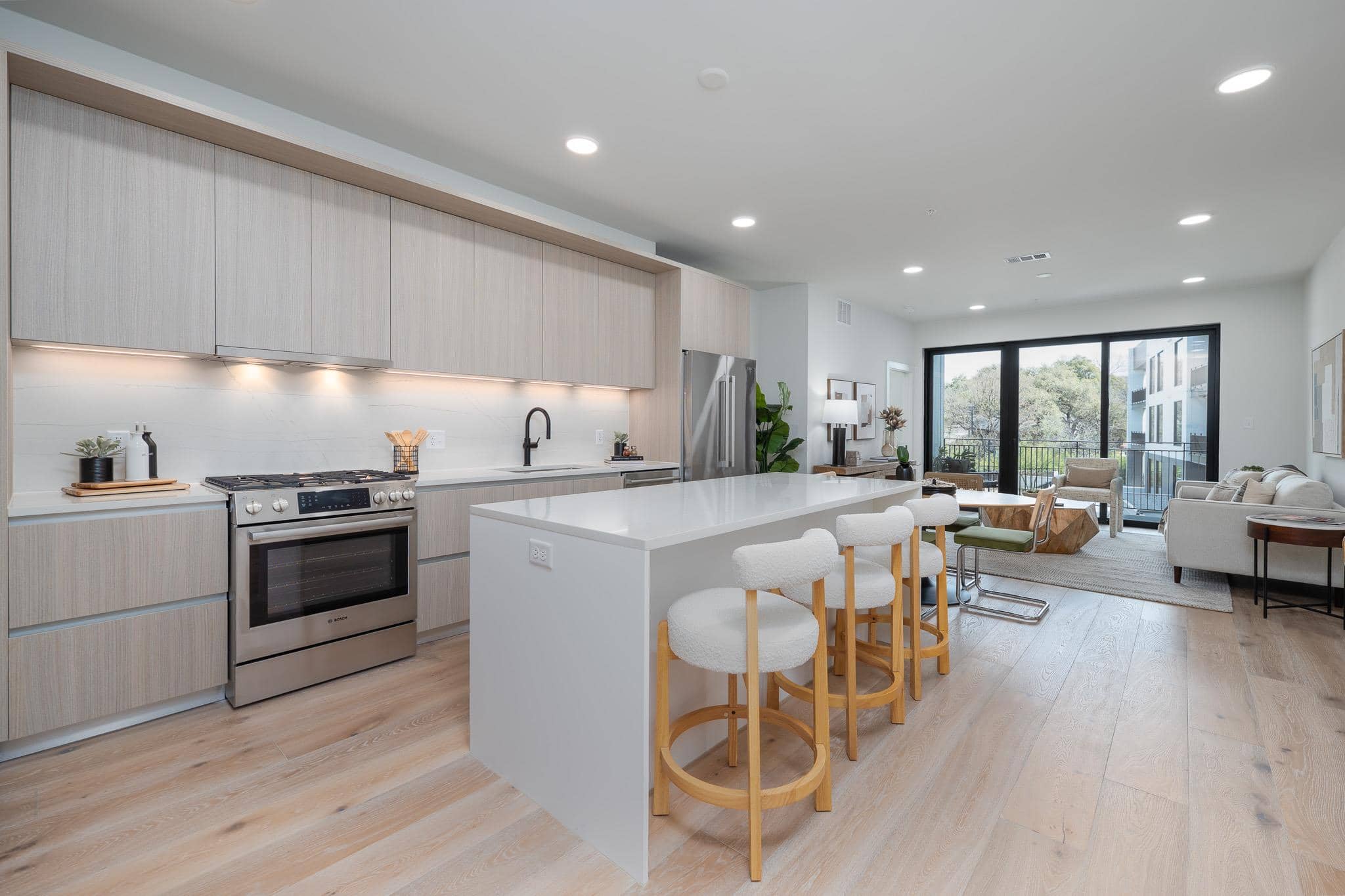 2209 1st #237, Austin 78704