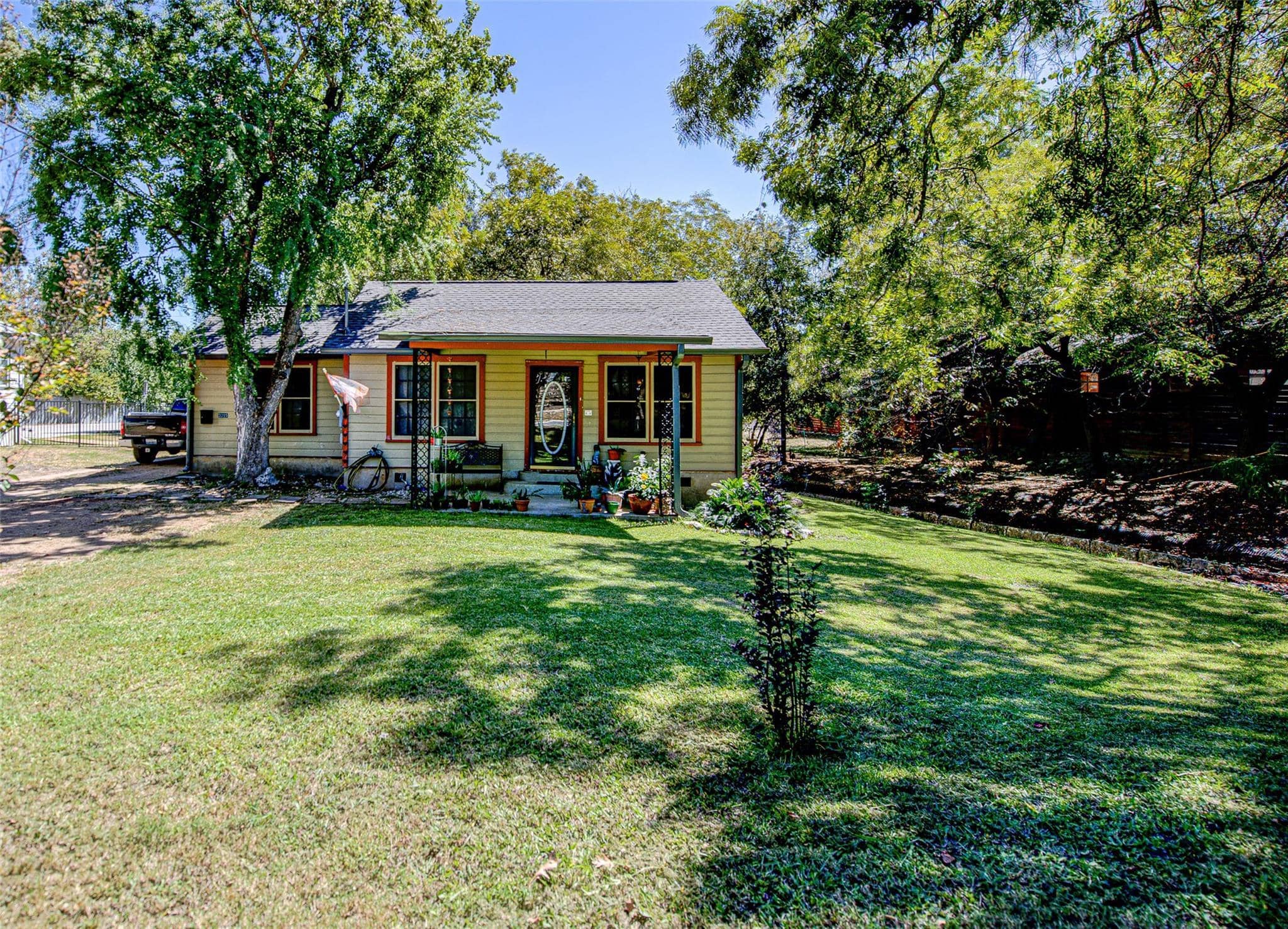 3205 Menchaca, Austin 78704