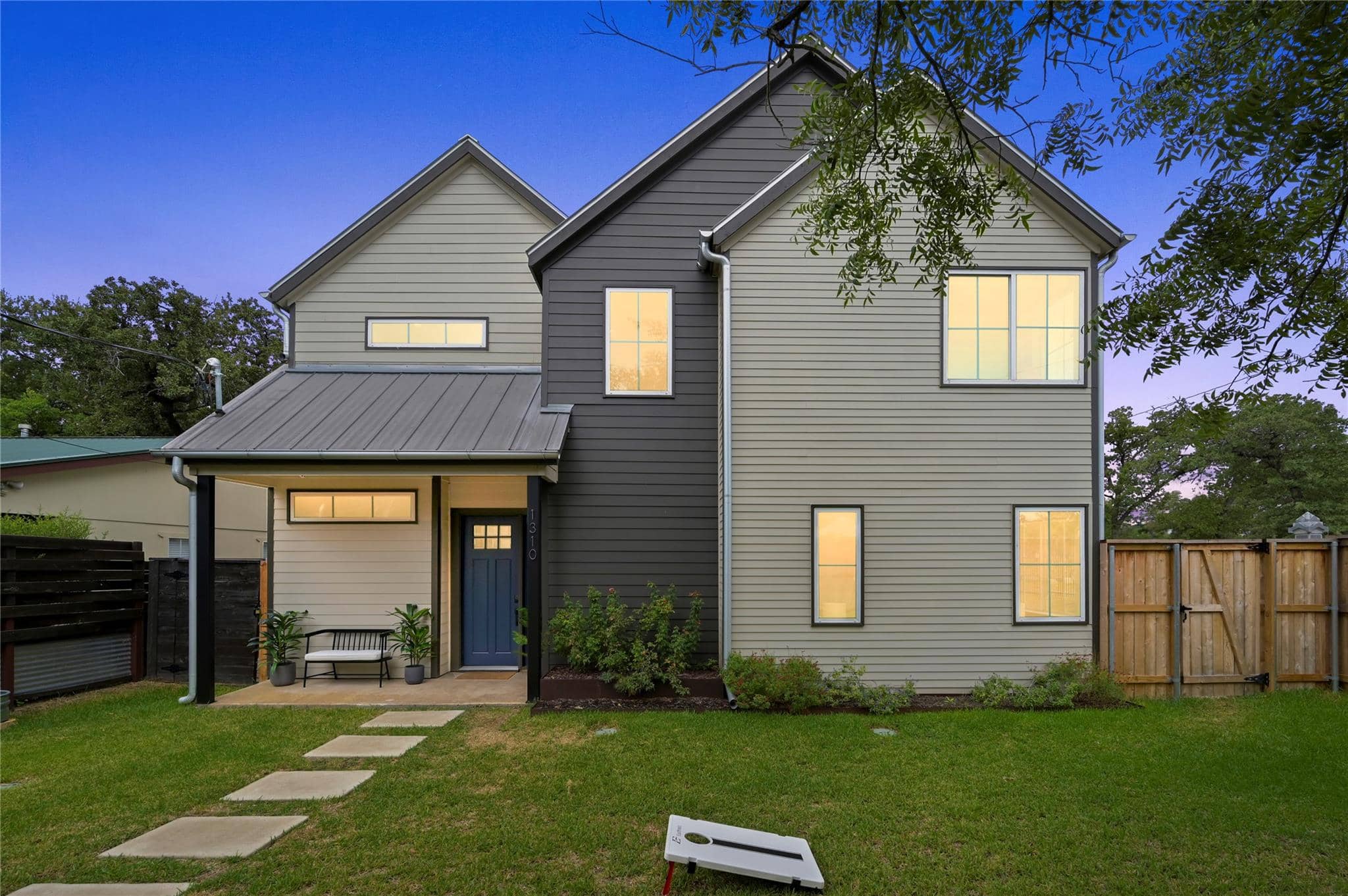 1310 Comal, Austin 78702