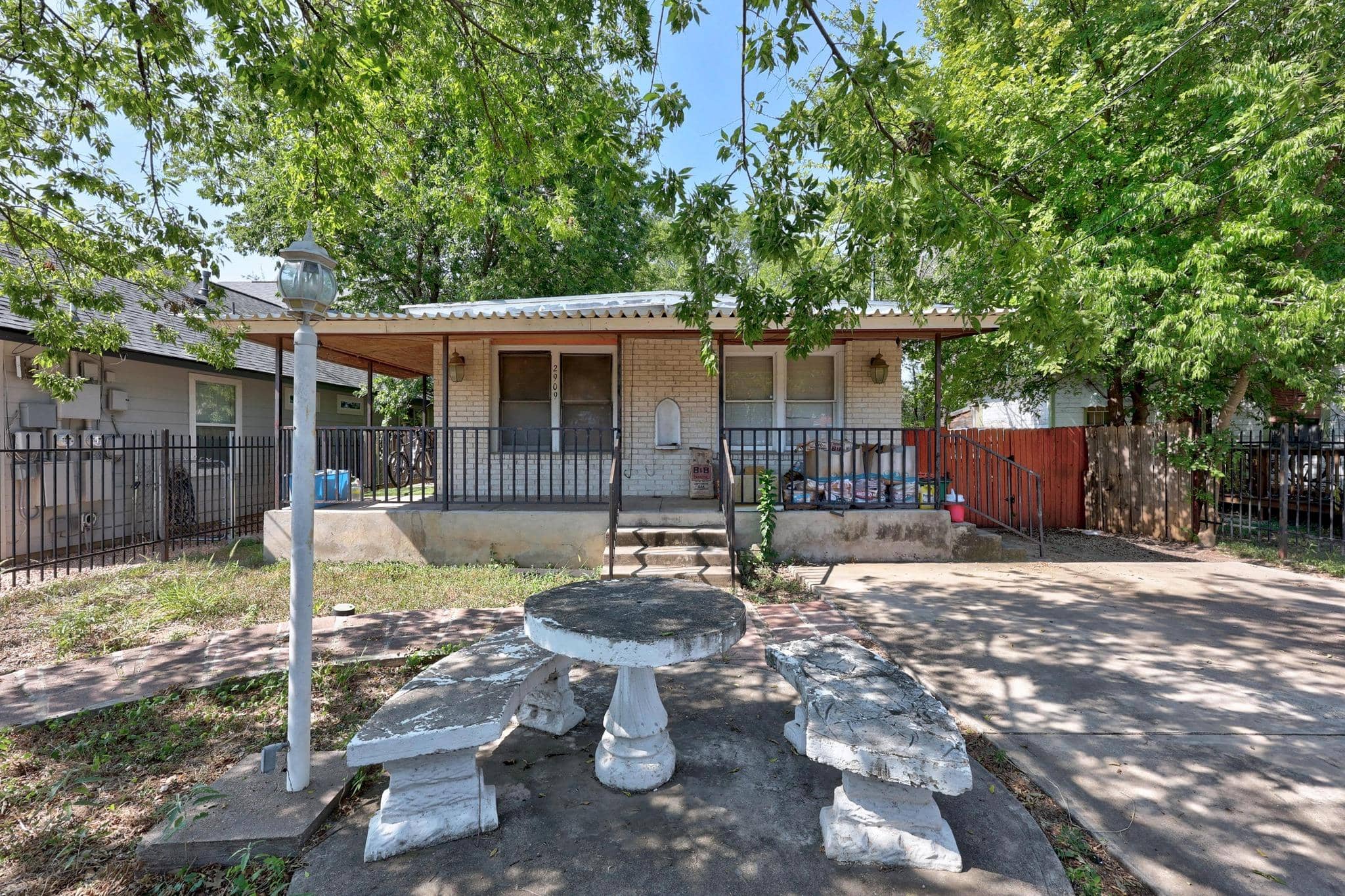 2909 5th, Austin 78702