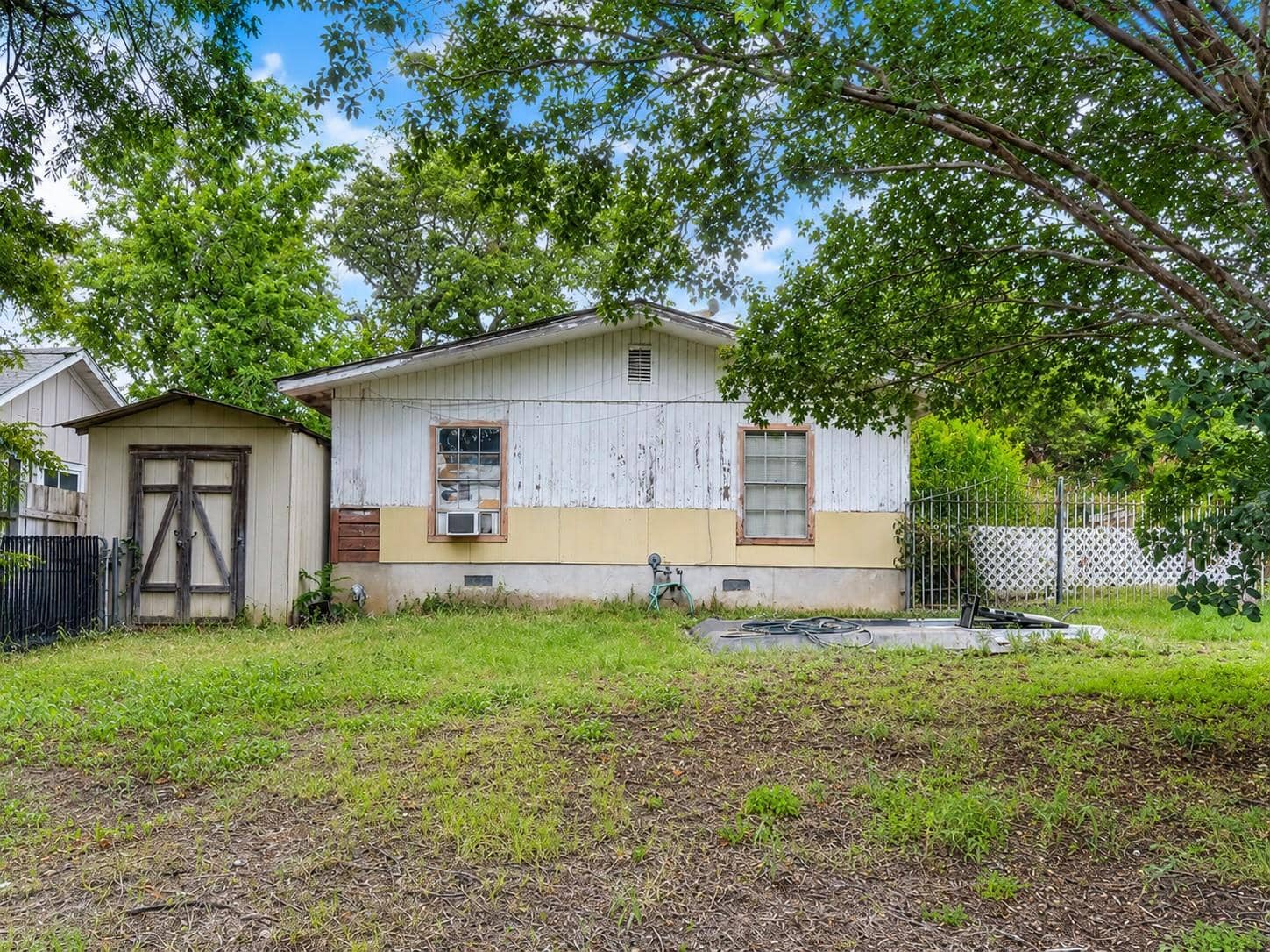 935 Olive, Austin 78702