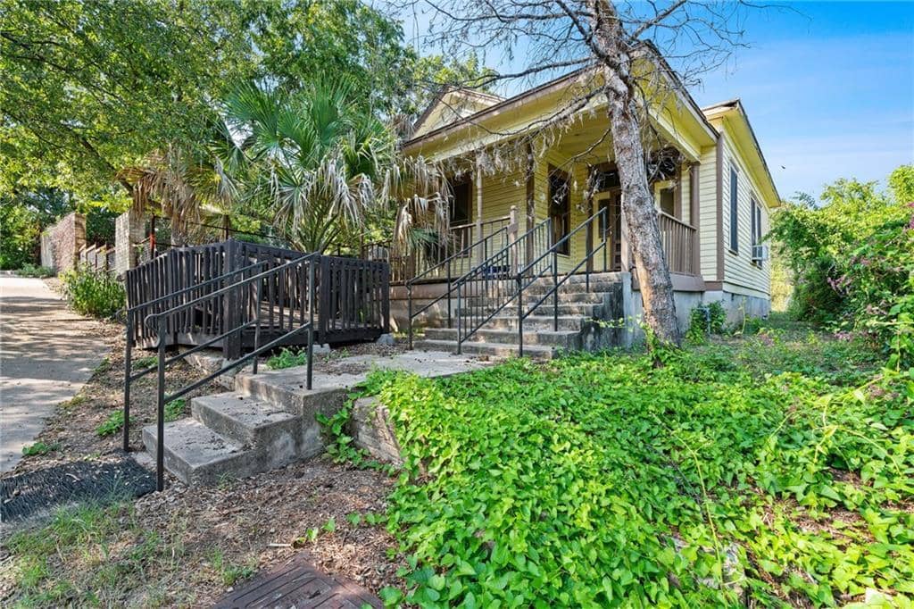 1008 8th, Austin 78702